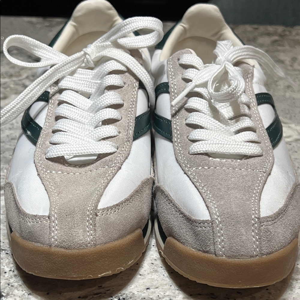 NWOB Tretorn Swedish White and Green Women's Sneakers Size 6.5 - Picture 4 of 10